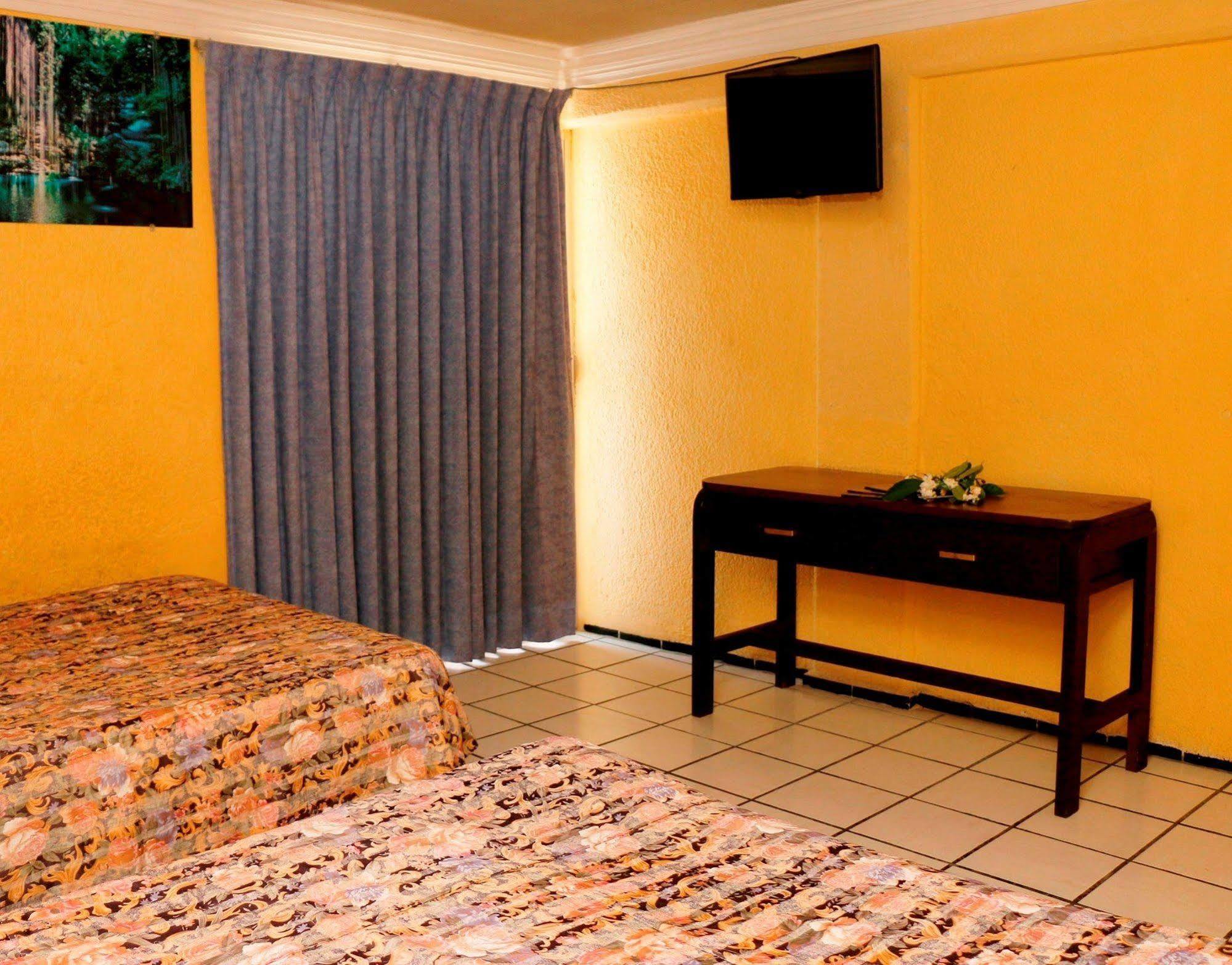Hotel Suites Elia Noemi Merida Ngoại thất bức ảnh
